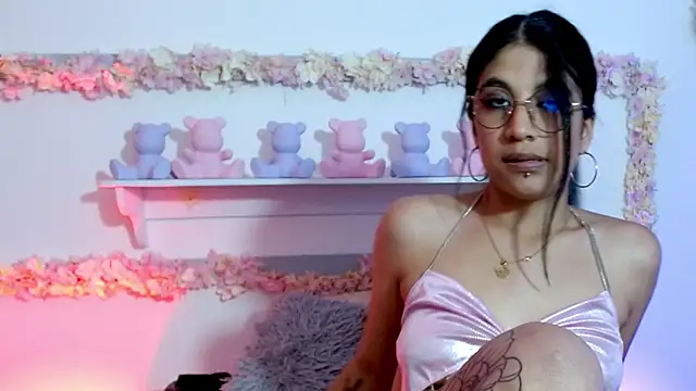 sharlotaustral18 online show from 02/17/26, 04:20