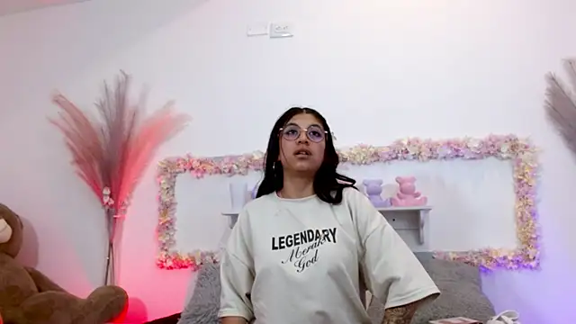 sharlotaustral18 online show from 03/03/26, 03:56