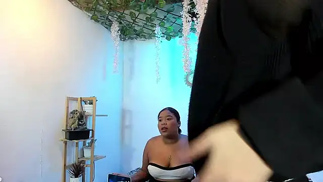 Snapshot of Lizeth_hot2002 chatting on 02/25/26, 01:26 Lizeth hot2002 online show from 02/25/26, 01:26