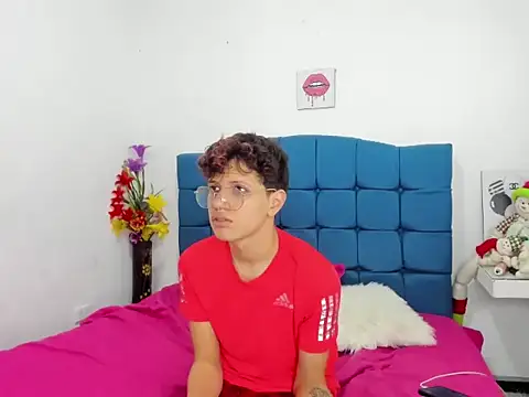 Snapshot of _GoldenGirls_ chatting on 02/08/26, 01:14 GoldenGirls online show from 02/08/26, 01:14