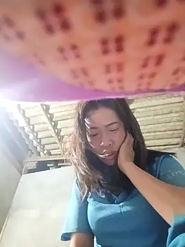 aki xzx online show from 02/17/26, 10:49