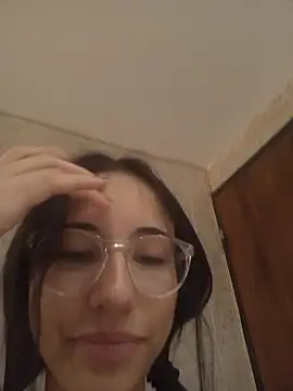 Snapshot of isaaabelaaa chatting on 02/15/26, 11:41 isaaabelaaa online show from 02/15/26, 11:41