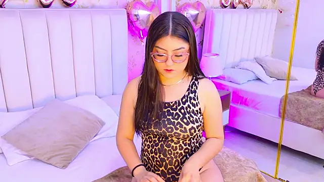 Snapshot of Mia_Reize chatting on 02/13/26, 12:23 Mia Reize online show from 02/13/26, 12:23