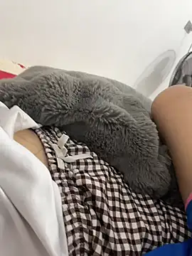 Snapshot of huyenzz chatting on 02/23/26, 02:25 huyenzz online show from 02/23/26, 02:25