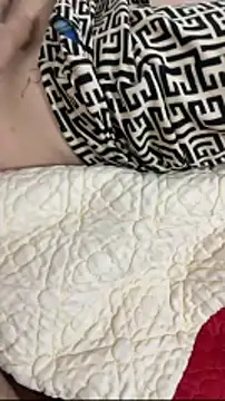 Snapshot of huyenzz chatting on 03/27/26, 04:51 huyenzz online show from 03/27/26, 04:51