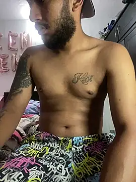 Liah Luccas online show from 05/17/26, 07:06