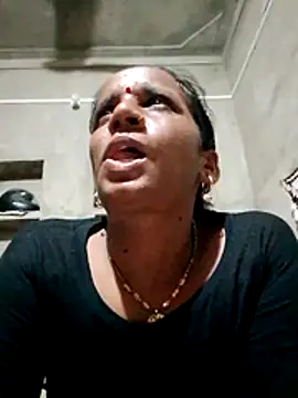 Snapshot of Anitarakkoli chatting on 07/04/26, 03:07 Anitarakkoli online show from 07/04/26, 03:07