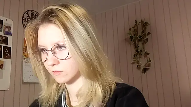 Snapshot of RunawayBr1de chatting on 02/24/26, 03:10 RunawayBr1de online show from 02/24/26, 03:10