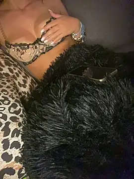 Snapshot of little_dreamer_ chatting on 03/13/26, 07:42 little dreamer online show from 03/13/26, 07:42