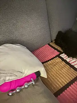 Snapshot of little_dreamer_ chatting on 03/27/26, 08:20 little dreamer online show from 03/27/26, 08:20