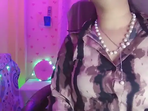 Snapshot of your-ayra chatting on 04/08/26, 02:00 your-ayra online show from 04/08/26, 02:00