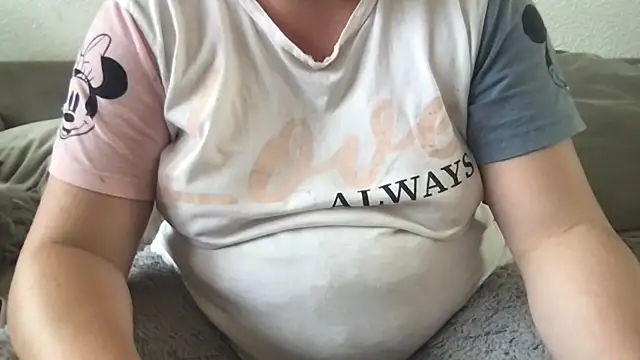 FlirtyFrayaXX online show from 06/08/26, 10:48