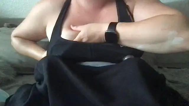 FlirtyFrayaXX online show from 07/01/26, 06:51