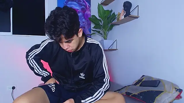 Snapshot of Gael_moon_ chatting on 02/26/26, 02:43 Gael moon online show from 02/26/26, 02:43