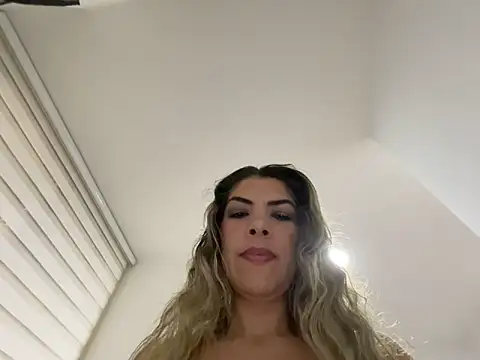 Snapshot of Encantadora_Eva chatting on 02/28/26, 01:39 Encantadora Eva online show from 02/28/26, 01:39