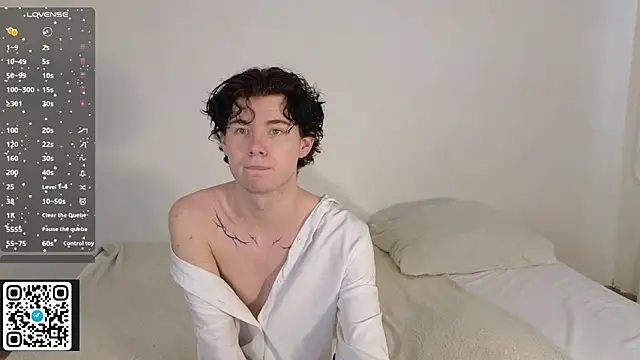 Snapshot of moon_Gloww chatting on 02/12/26, 05:13 moon Gloww online show from 02/12/26, 05:13