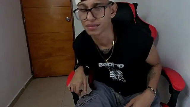 Niklausxxx online show from 03/03/26, 04:40