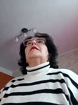 xMaryxAnne online show from 03/31/26, 09:43