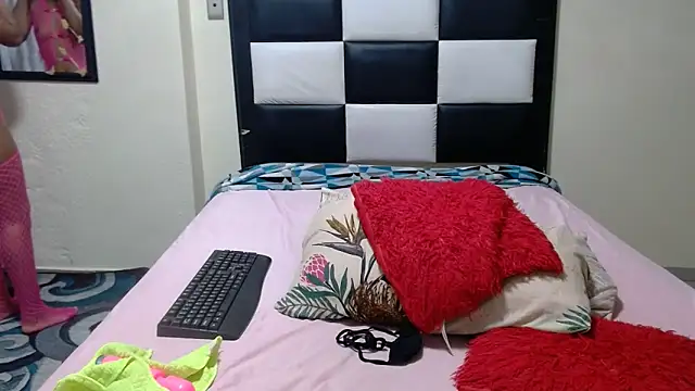 Snapshot of VeronaDimexx chatting on 04/05/26, 08:28 VeronaDimexx online show from 04/05/26, 08:28