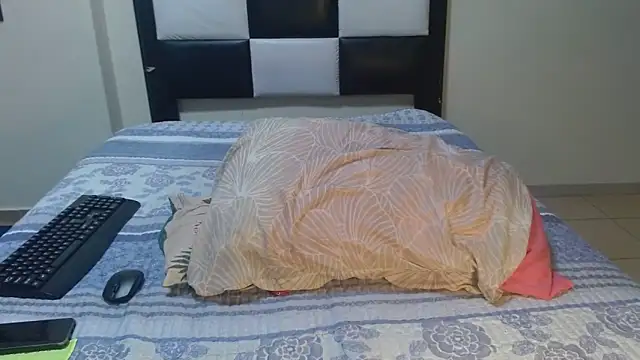 Snapshot of VeronaDimexx chatting on 04/14/26, 09:32 VeronaDimexx online show from 04/14/26, 09:32