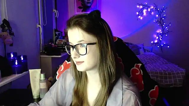 Snapshot of LunaXcherry chatting on 04/30/26, 08:57 LunaXcherry online show from 04/30/26, 08:57