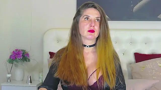 Snapshot of AzeliaHart chatting on 02/16/26, 12:12 AzeliaHart online show from 02/16/26, 12:12