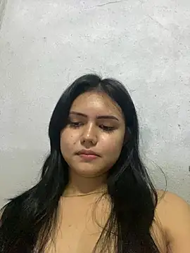 Snapshot of zara_noire chatting on 03/24/26, 03:17 zara noire online show from 03/24/26, 03:17