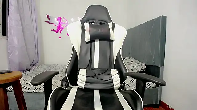 Tuporia6272 online show from 03/02/26, 06:14