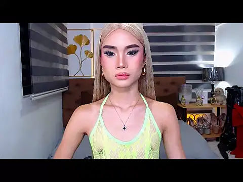 Snapshot of JuicyCockThea chatting on 07/19/26, 01:15 JuicyCockThea online show from 07/19/26, 01:15