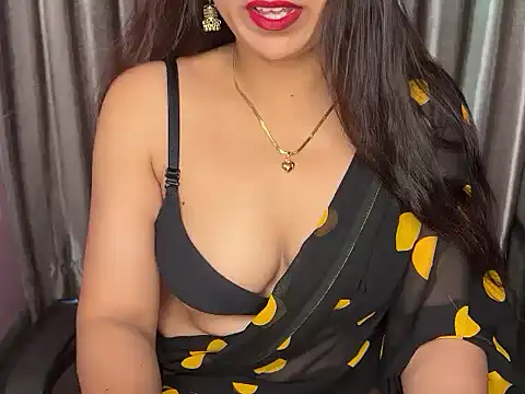Snapshot of Radhika_4_you chatting on 05/22/26, 01:46 Radhika 4 you online show from 05/22/26, 01:46