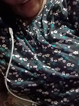 Snapshot of Simran_008 chatting on 05/19/26, 02:34 Simran 008 online show from 05/19/26, 02:34