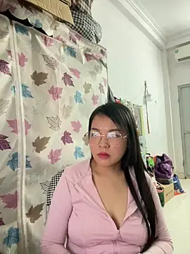 Strawberry-wet online show from 03/11/26, 05:35