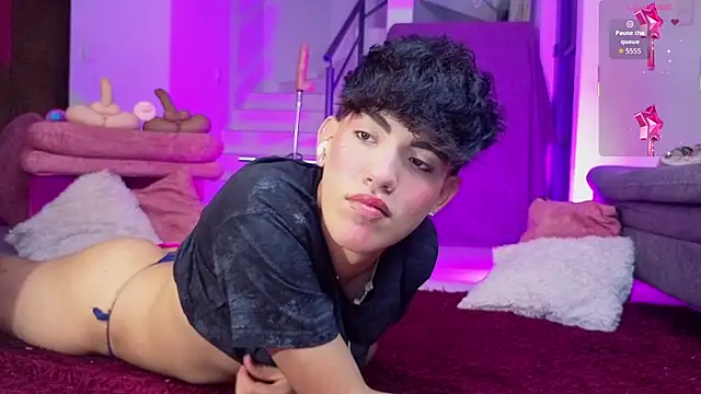 Snapshot of max_femboy chatting on 04/27/26, 06:33 max femboy online show from 04/27/26, 06:33