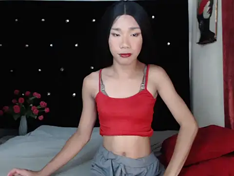 Queenoflustx online show from 04/12/26, 12:54