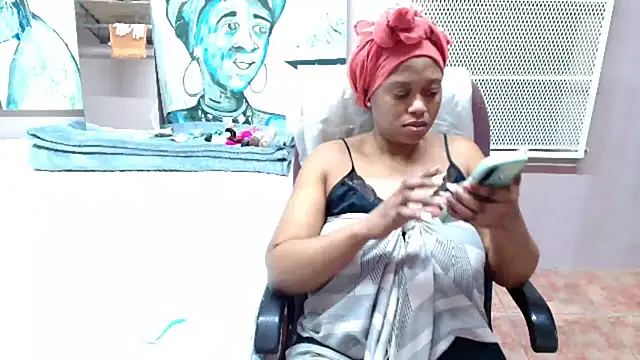 TyraHotxxx online show from 04/12/26, 09:14