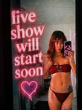 Snapshot of minnie_sexyy chatting on 06/15/26, 04:47 minnie sexyy online show from 06/15/26, 04:47