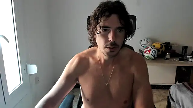 Snapshot of joaquin420_hot chatting on 05/20/26, 05:46 joaquin420 hot online show from 05/20/26, 05:46