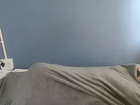 Snapshot of Sweet-Bella17 chatting on 02/13/26, 07:26 Sweet-Bella17 online show from 02/13/26, 07:26