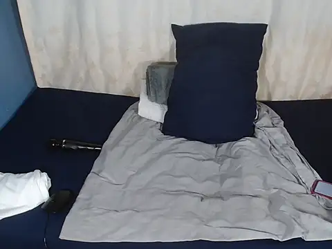 Snapshot of Sweet-Bella17 chatting on 02/27/26, 06:30 Sweet-Bella17 online show from 02/27/26, 06:30