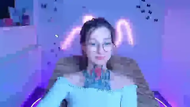 Esmi Winter online show from 03/25/26, 06:36