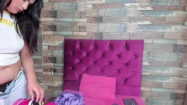 Snapshot of Kitty_Tits chatting on 02/19/26, 12:23 Kitty Tits online show from 02/19/26, 12:23