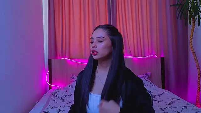 Sofia Plump online show from 02/11/26, 09:36