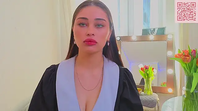 Sofia Plump online show from 03/10/26, 09:36