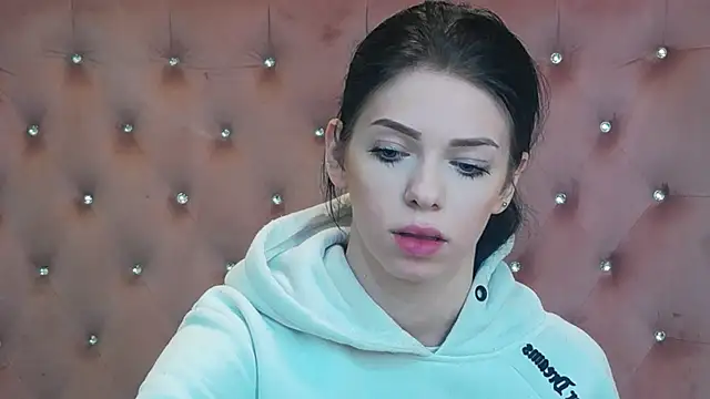 PeachyElla26 online show from 02/20/26, 10:38