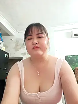 Snapshot of Kee-kimlee chatting on 04/18/26, 09:26 Kee-kimlee online show from 04/18/26, 09:26