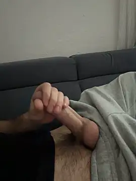 buyukyarak31 online show from 04/17/26, 04:32