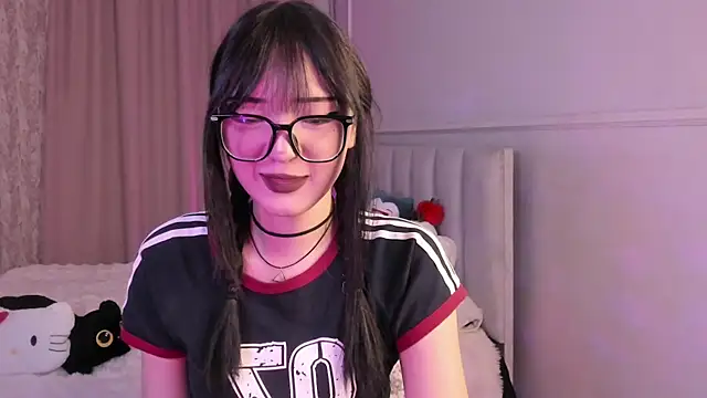 Snapshot of ariyastar chatting on 04/25/26, 02:14 ariyastar online show from 04/25/26, 02:14