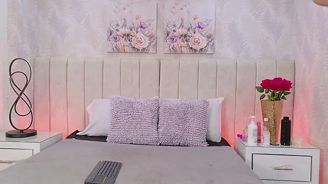 SaraLugo online show from 03/26/26, 07:30