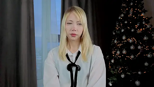 Snapshot of UWU_flower chatting on 02/14/26, 12:24 UWU flower online show from 02/14/26, 12:24