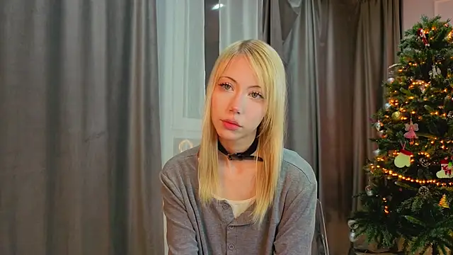 Snapshot of UWU_flower chatting on 02/16/26, 01:29 UWU flower online show from 02/16/26, 01:29